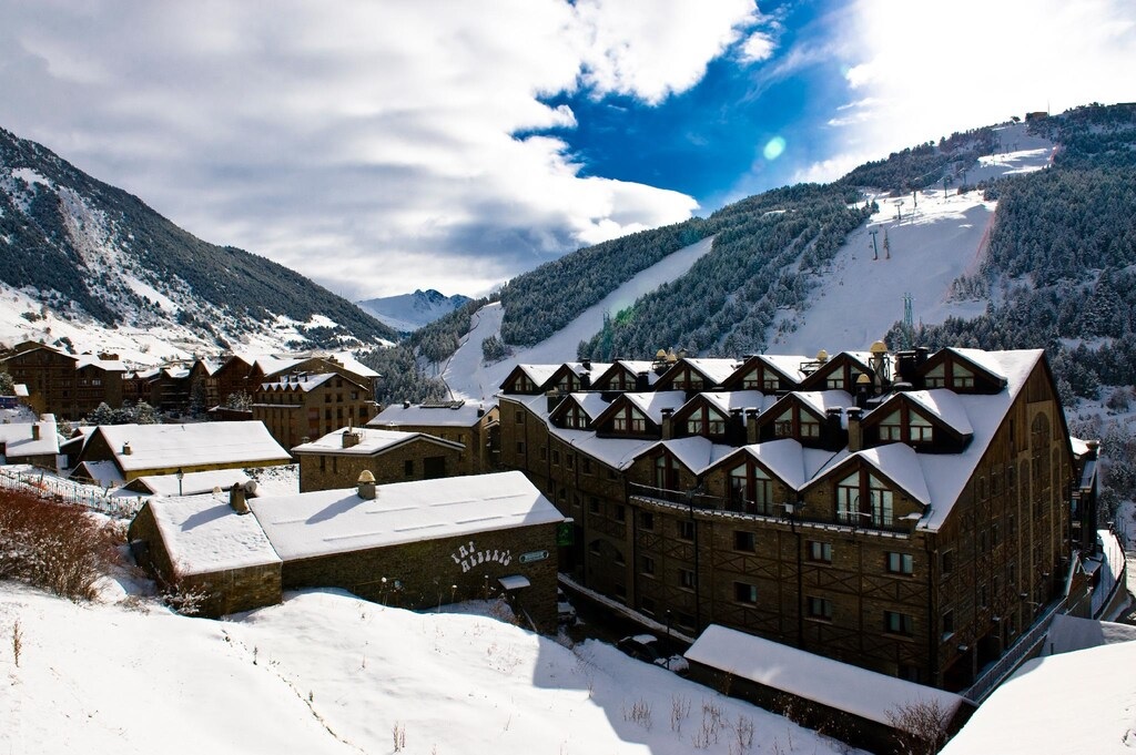Himalaia Soldeu Review: Refined Alpine Comfort with Spa Indulgence in Andorra 1 Himalaia Soldeu Review: Refined Alpine Comfort with Spa Indulgence in Andorra
