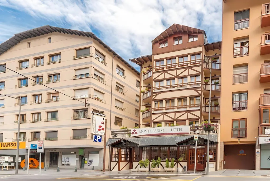 Hotel Montecarlo Encamp: A Simple and Convenient Stay in the Heart of Andorra 1 Hotel Montecarlo Encamp: A Simple and Convenient Stay in the Heart of Andorra