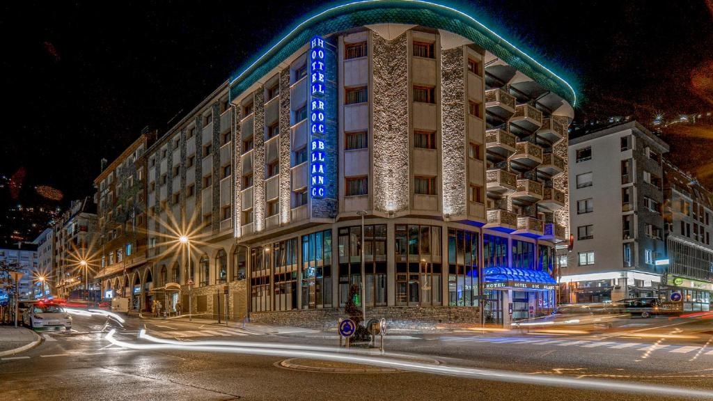 Hotel Roc Blanc: A Four-Star Blend of Comfort and Elegance in Escaldes, Andorra 1 Hotel Roc Blanc: A Four-Star Blend of Comfort and Elegance in Escaldes, Andorra