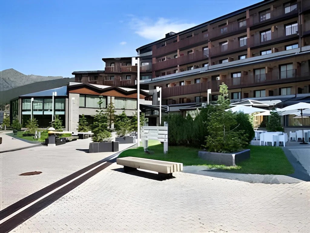 Park Piolets MountainHotel & Spa Review: Elevated Five-Star Comfort in the Heart of Soldeu 1 Park Piolets MountainHotel & Spa