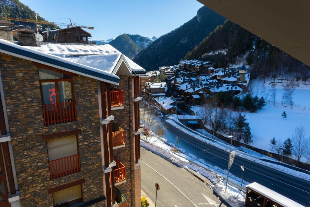 Staying at KY Mountain Hostel Arinsal: Top Value, Comfort, and a Social Mountain Vibe 1 Staying at KY Mountain Hostel Arinsal: Top Value, Comfort, and a Social Mountain Vibe