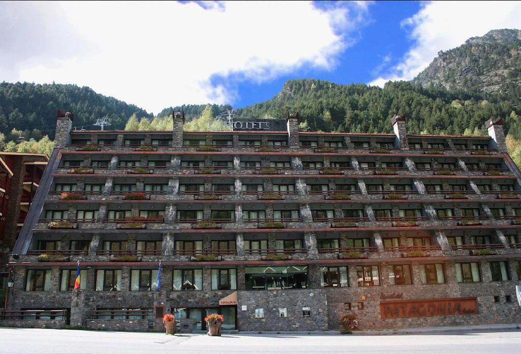 Yomo Patagonia Arinsal, A Cozy Four-Star Escape in the Heart of Andorra’s Mountains 1 Yomo Patagonia Arinsal, A Cozy Four-Star Escape in the Heart of Andorra’s Mountains